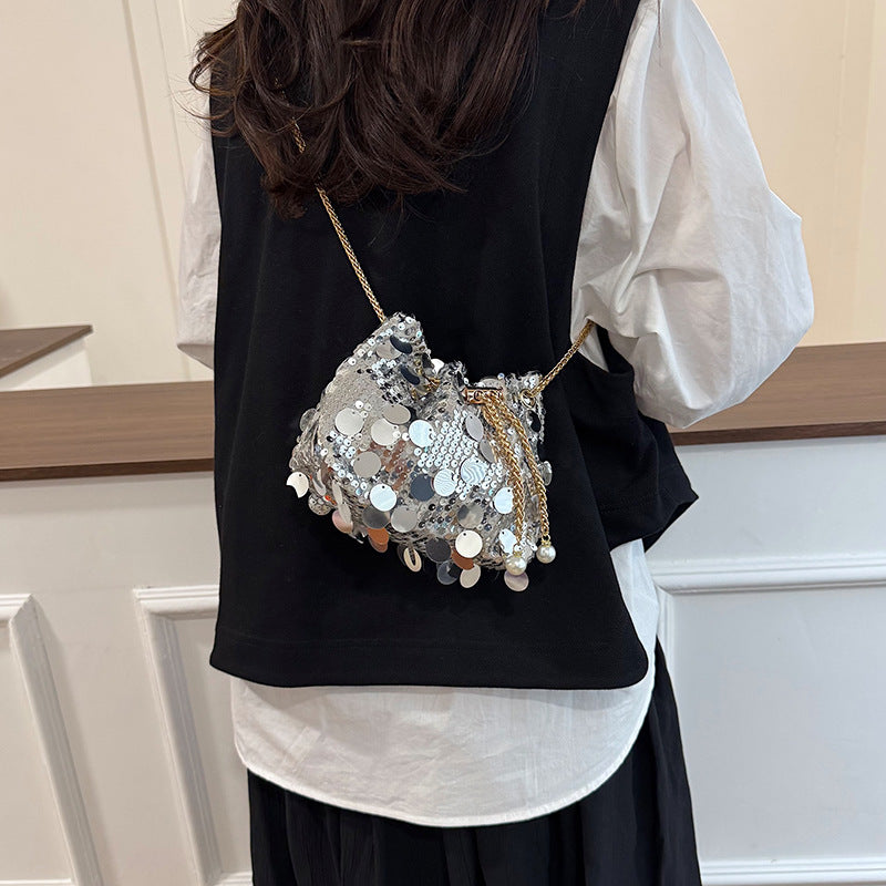 Stella – Glamouröse Pailletten-Tasche mit Kettenriemen