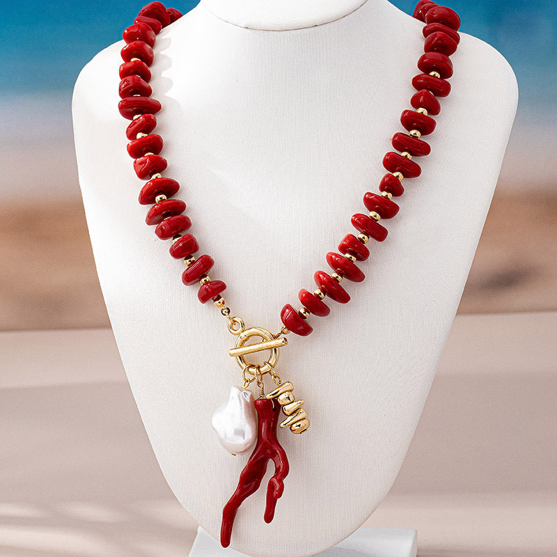 Alicante – Korallenrote Kette mit Barockperle