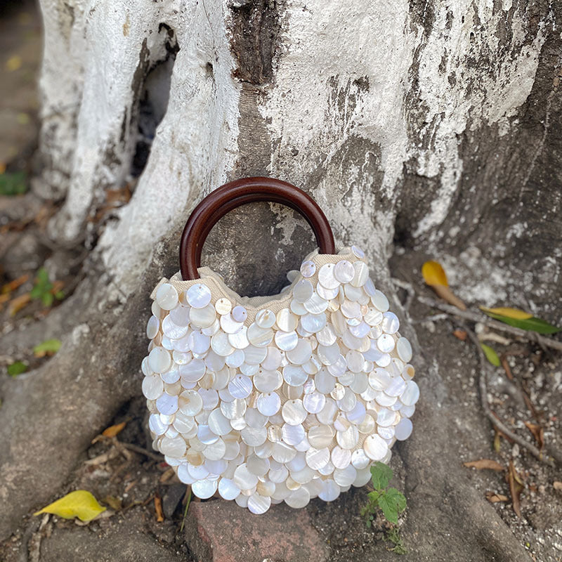 Aurelia – Exklusive Perlmutt-Handtasche in kunstvollem Muschel-Design