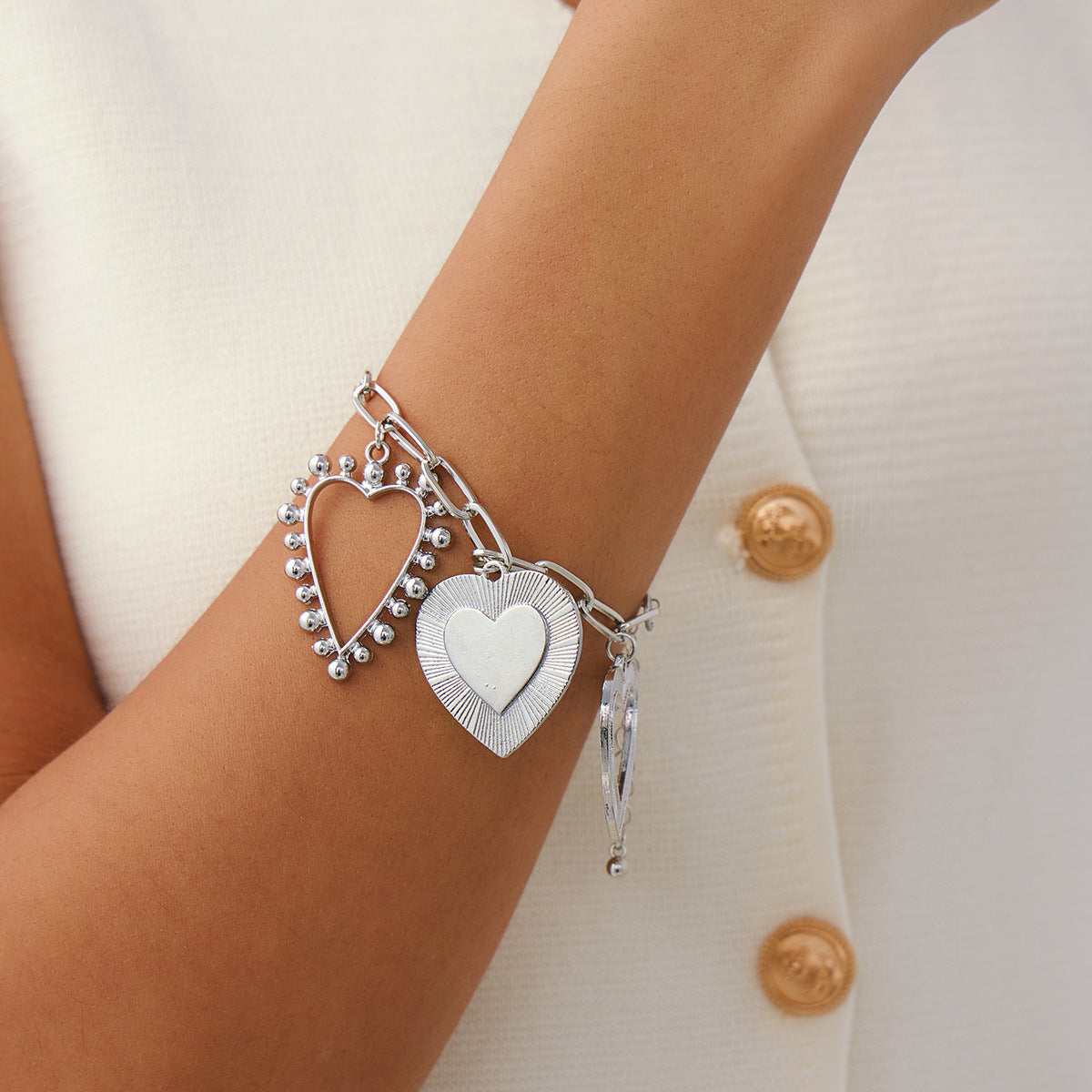 Amora – Elegante Halskette oder Armband mit Herz-Anhängern
