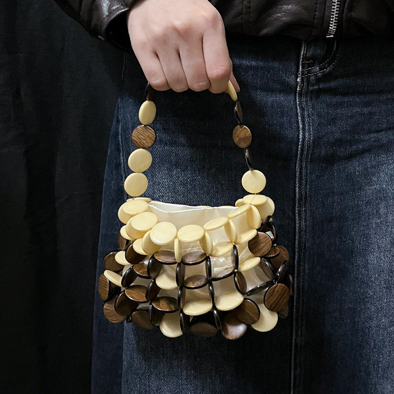 Aurelia – Perlmutt-Handtasche mit Holz-Akzenten