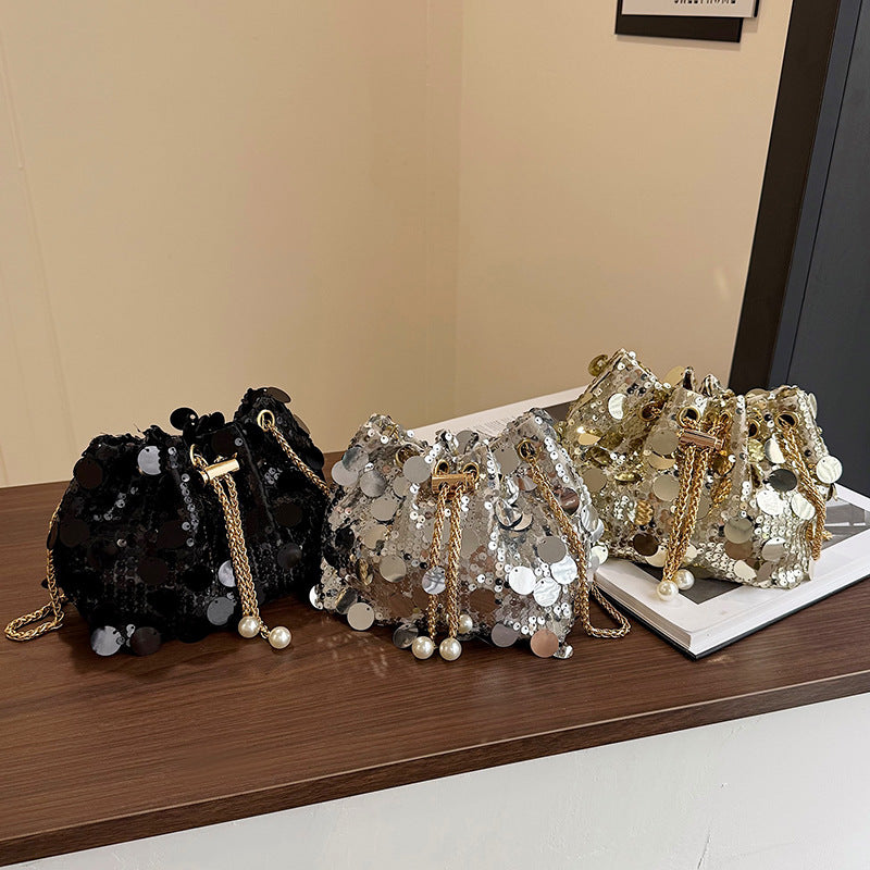 Stella – Glamouröse Pailletten-Tasche mit Kettenriemen