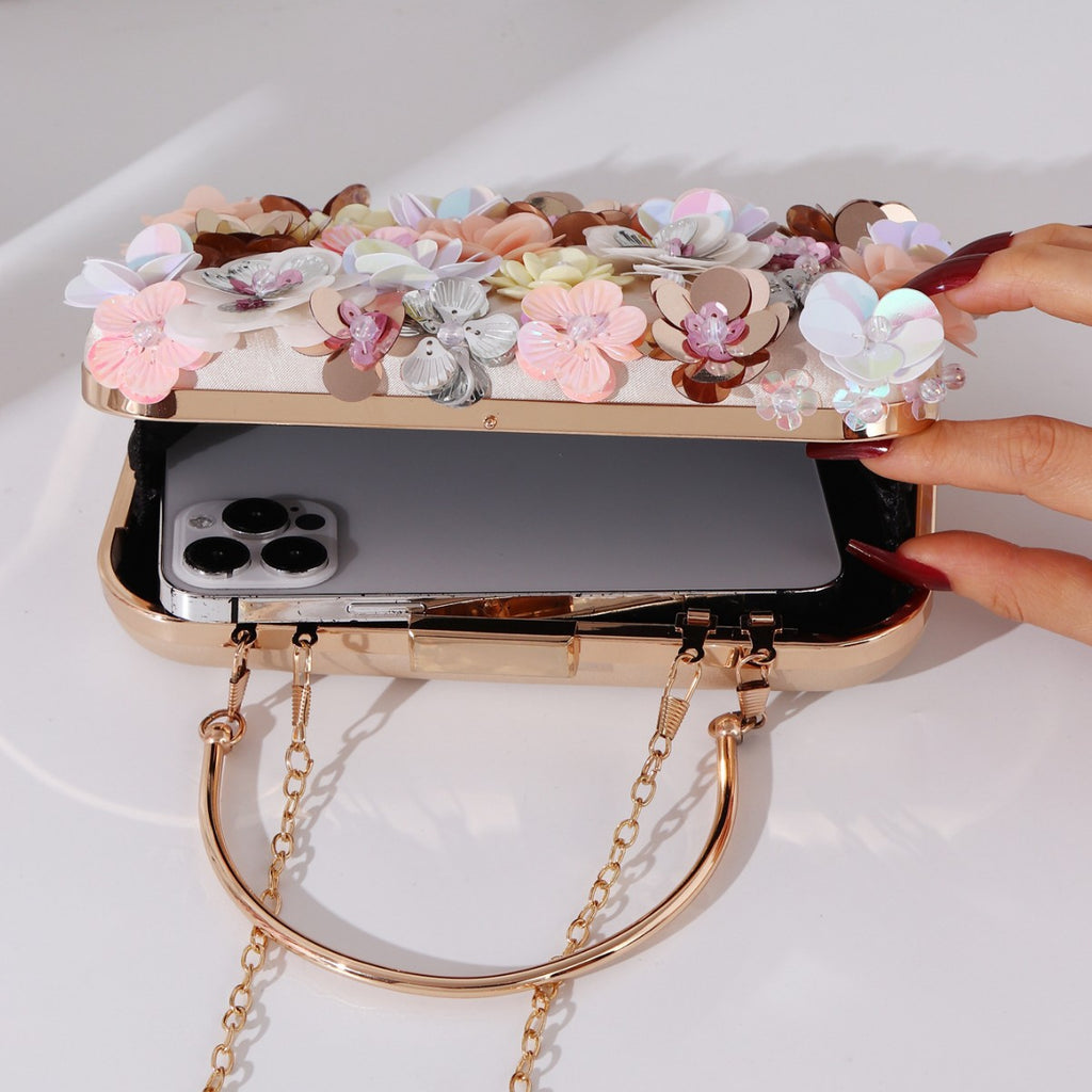 Flora – Bestickte Abendtasche mit Perlen-Details