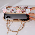 Flora – Bestickte Abendtasche mit Perlen-Details