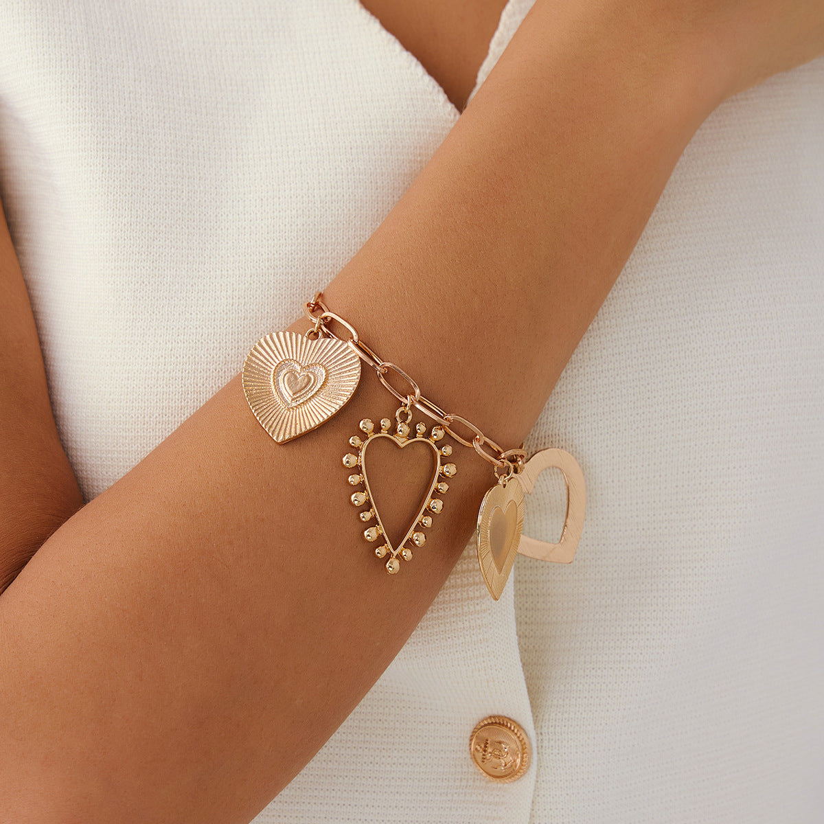 Amora – Elegante Halskette oder Armband mit Herz-Anhängern